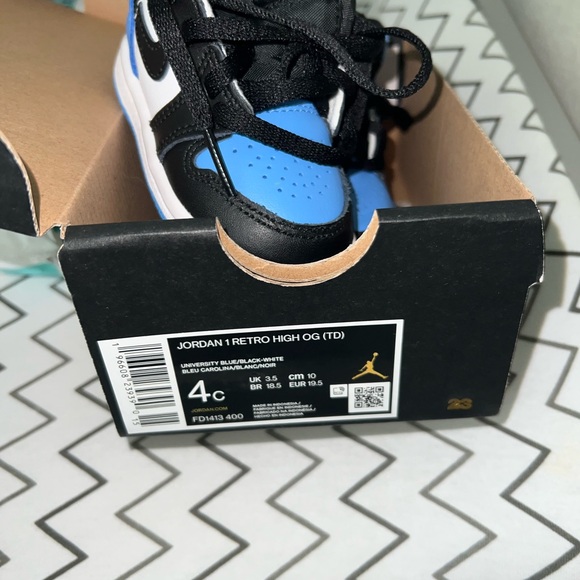 Baby Jordan’s Blue & Black Unc Toes 4C - Picture 2 of 4